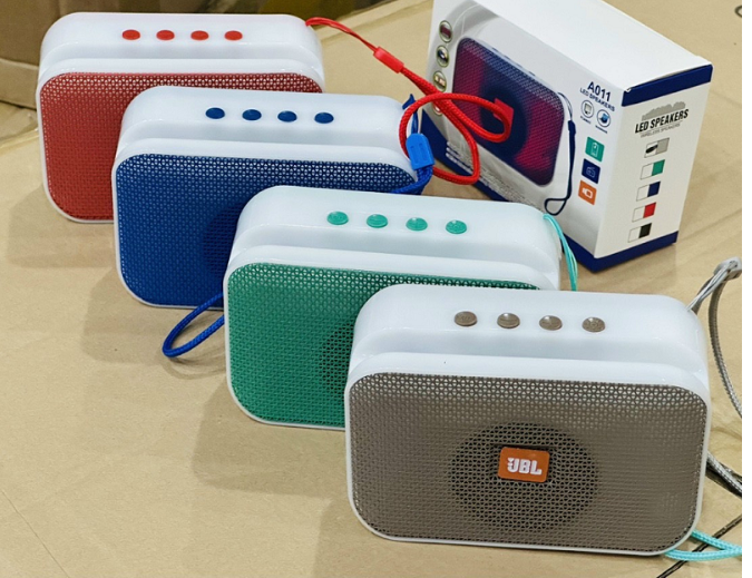 Loa bluetooth mini A011 hỗ trợ USB, thẻ nhớ TF, đèn LED, dây treo